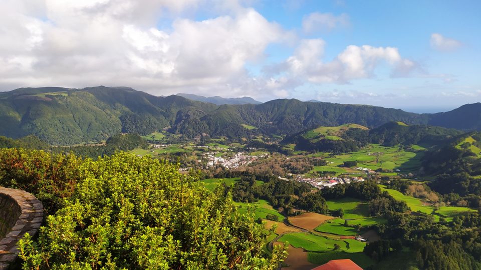 Hot Springs & Waterfalls & Tea Plantation - Furnas Hot Springs