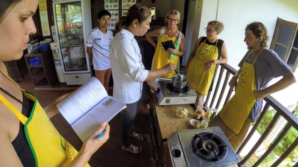 Koh Lanta: Lunch Course at Lanta Thai Cookery School - Immersive Thai Atmosphere