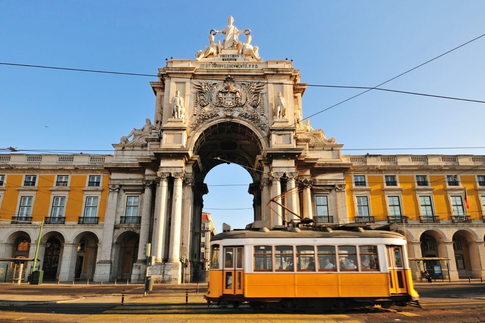 Lisbon: First Discovery Walk and Reading Walking Tour - Language Options Available