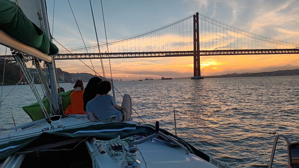 Lisbon: Sunset Cruise on the Tagus River With Welcome Drink - Customer Testimonials