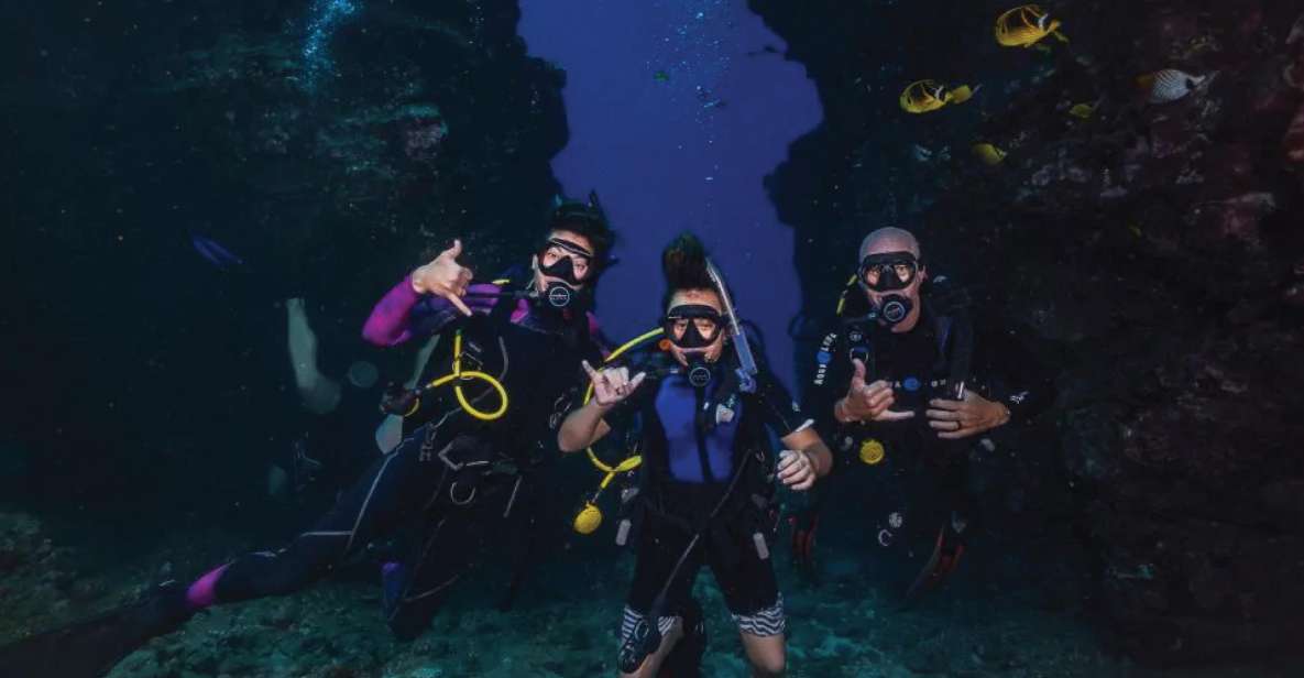 Maui: Small Group 2-Tank Lanai Cathedrals SCUBA Dive by Boat