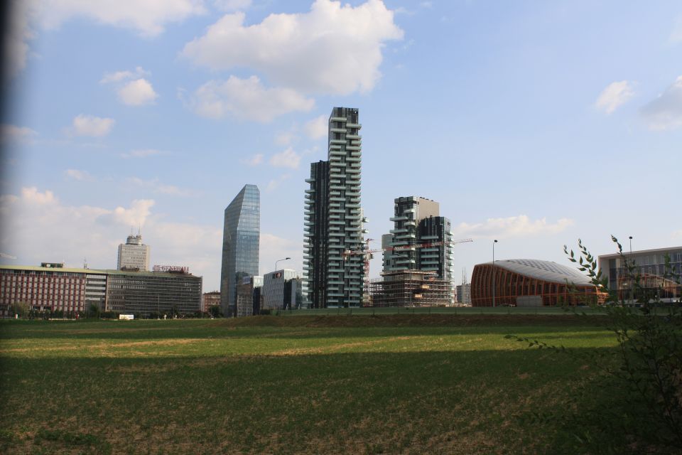 Milan: Piazza Gae Aulenti and Pelli Tower Walking Tour - Recap