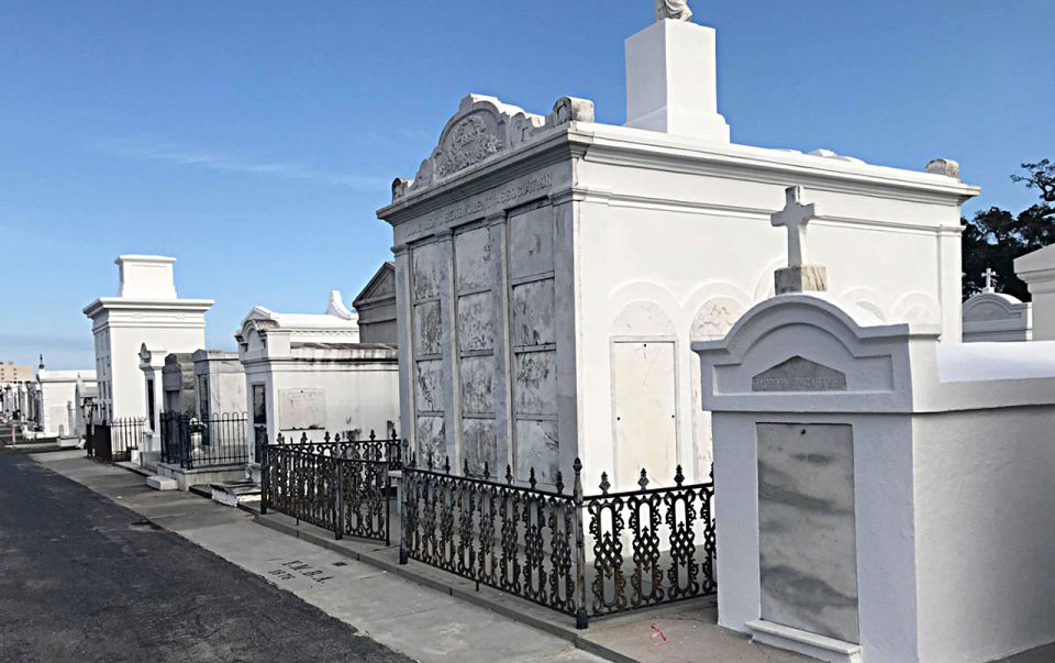 New Orleans: 2.5-Hour City & Cemetery Tour by Bus - Frequently Asked Questions