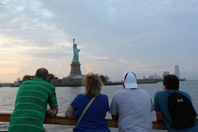 NYC: Evening Jazz Cruise on the Yacht Manhattan - Enjoying the Jazz Experience