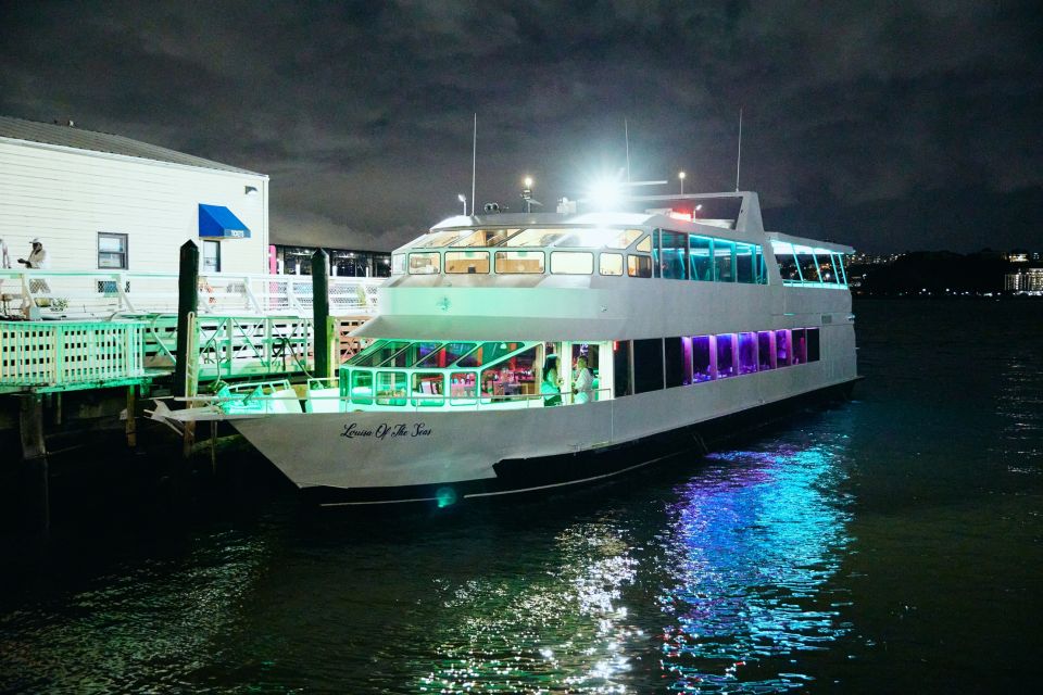 Nyc: Gourmet Dinner Cruise With Live Music - Convenient Meeting Point and Parking