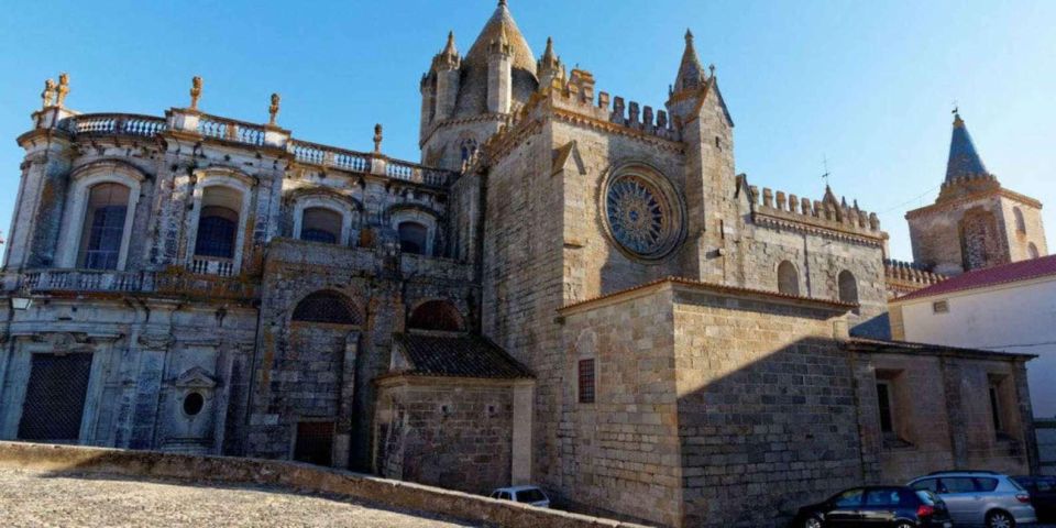 Private Tour Évora & Arraiolos - Portuguese Village and Rugs