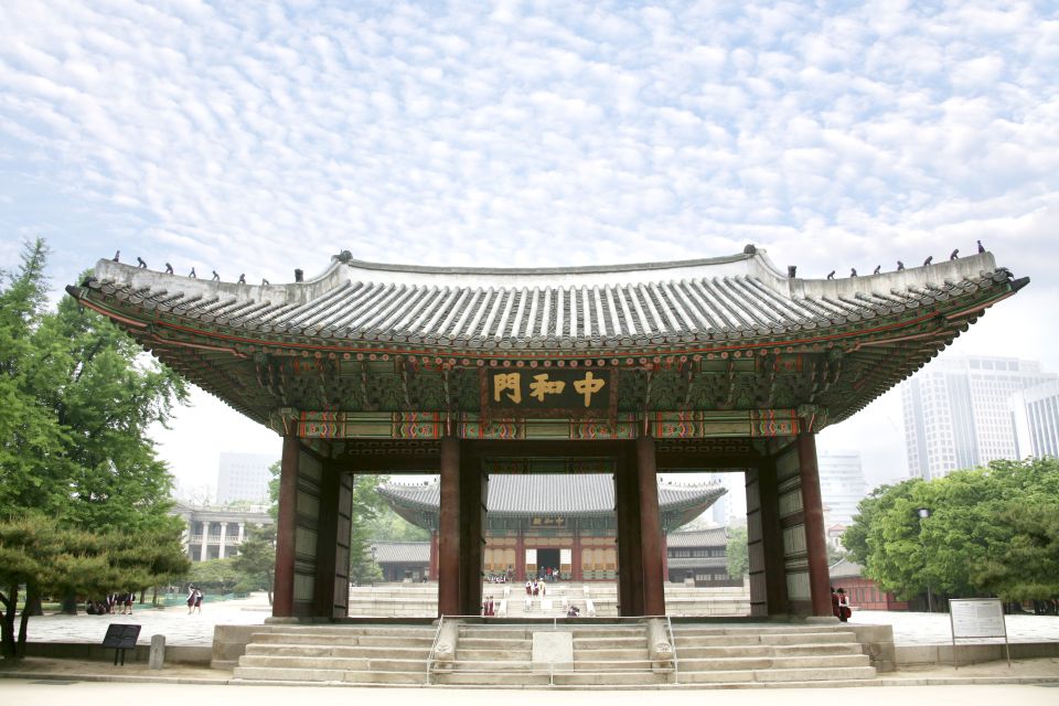 Seoul: Deoksugung Palace Half Day Walking Tour - Whats Included and Excluded