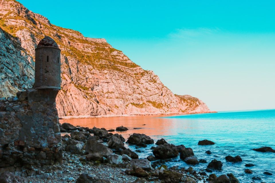 Sesimbra: Arrábida Natural Park Secret Beaches and Caves - Meeting Point and Departure Location