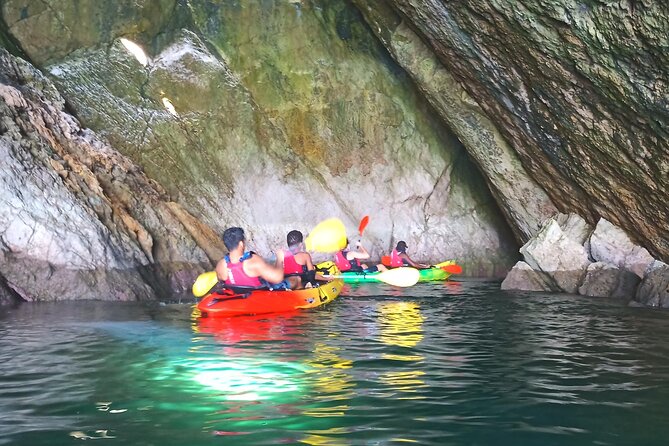 Sesimbra Discovery by Kayak - Group Size and Accessibility