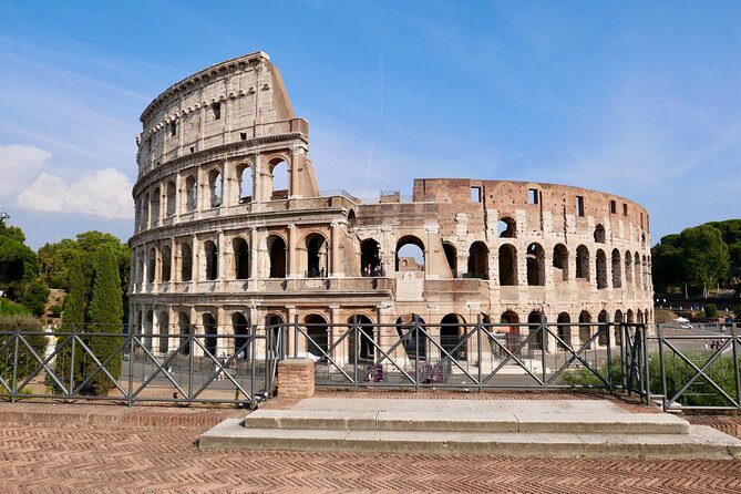 Small-Group Guided Tour of the Colosseum + Roman Forum Ticket - Professional Guide