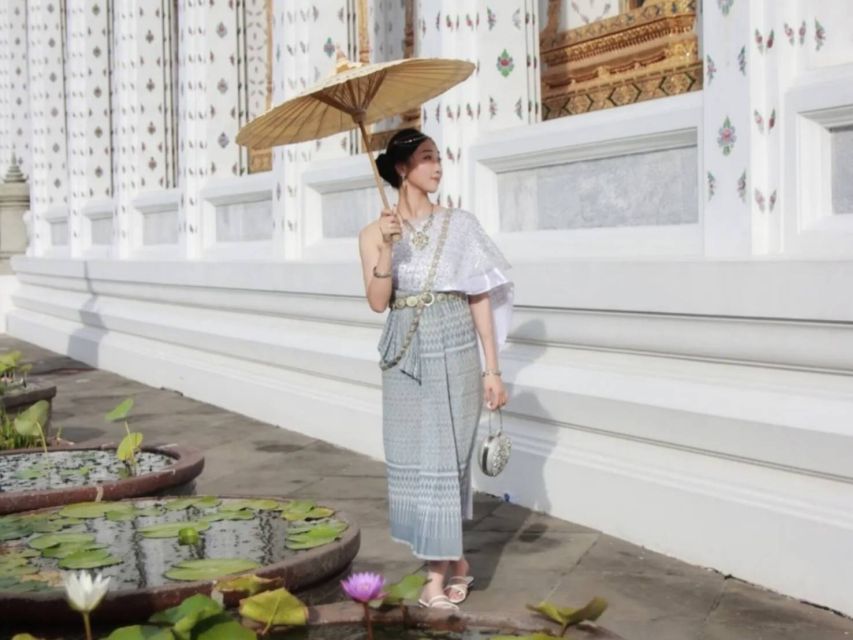 Thai Costume Rental - Explore Wat Arun in Style