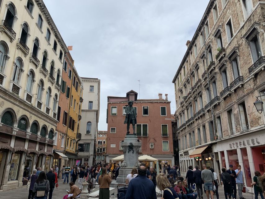 Venice: Private Guided Walking Tour at Sunset - Learning From a Local Guide