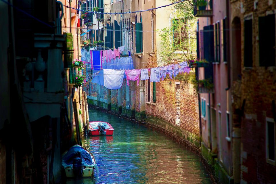 Venice: Private Walking Tour With Optional Gondola Ride - Navigating the Tour