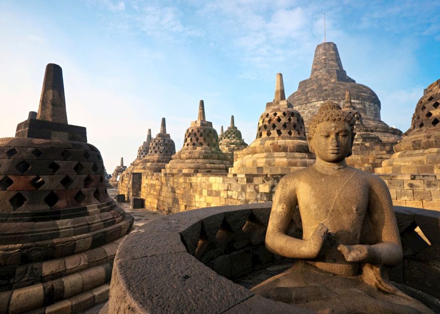 Yogyakarta: Borobudur Climb to the Top and Prambanan Tour - Discovering Prambanan