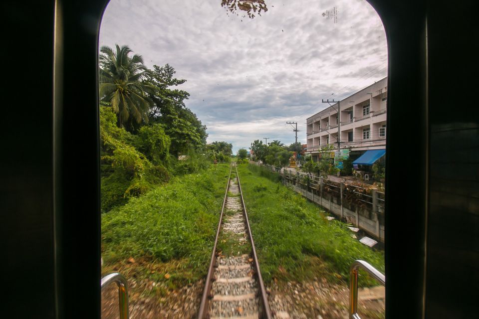 Bangkok: Damnoen Saduak Market and Maeklong Railway Market - Frequently Asked Questions