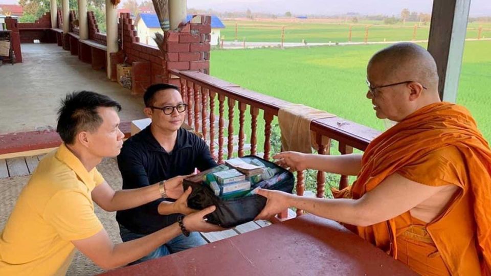 Chiang Mai: Silver Craftwork Temple Tour With Monk Meeting - Frequently Asked Questions