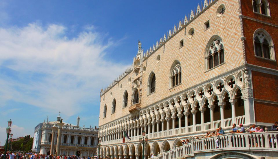 Venice: Doge Palace, Bridge of Sighs, Prisons & Yard Gallery - Frequently Asked Questions