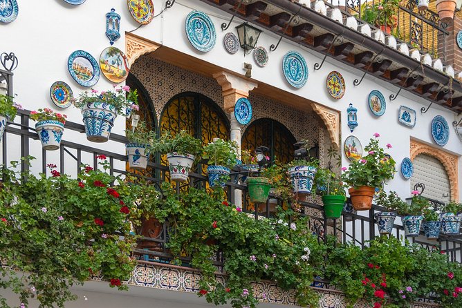 Albaicín & Sacromonte Walking Tour - Key Points