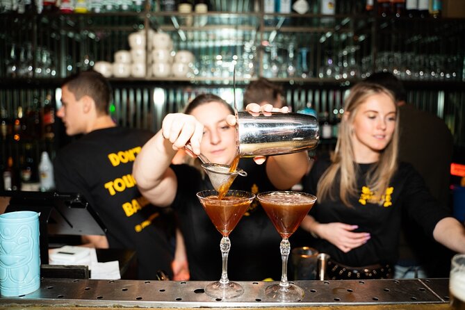 Amsterdam: Downtown Pub Crawl and Nightlife Experience - Exploring the Leidseplein Pub Crawl