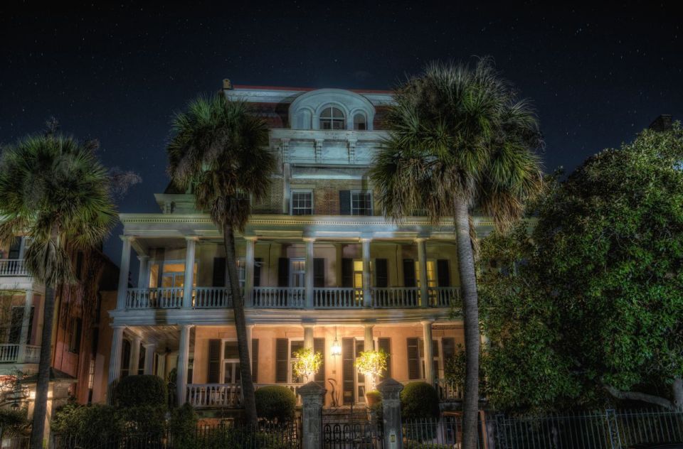 Charleston: Guided Pub Crawl and Haunted History Tour - Key Points