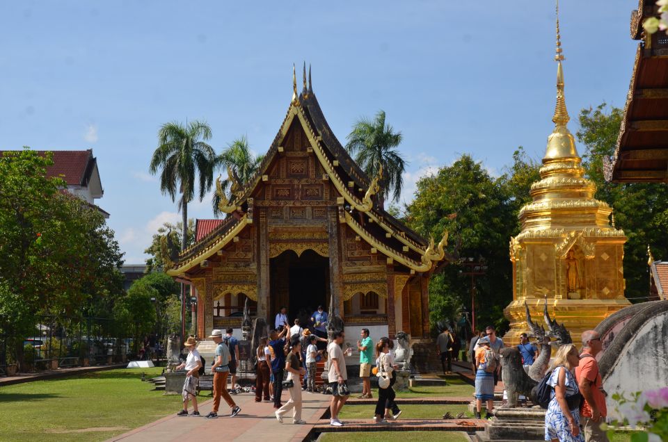 Chiang Mai: Historical and Cultural Highlights Walking Tour - Key Points