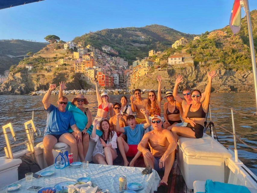 Cinque Terre Sunset Boat Tour With Traditional Ligurian Gozzo - Key Points