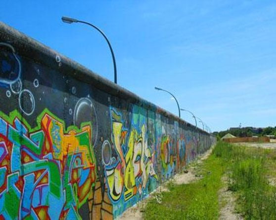 East Berlin and the Berlin Wall 2-Hour Walking Tour - Key Points