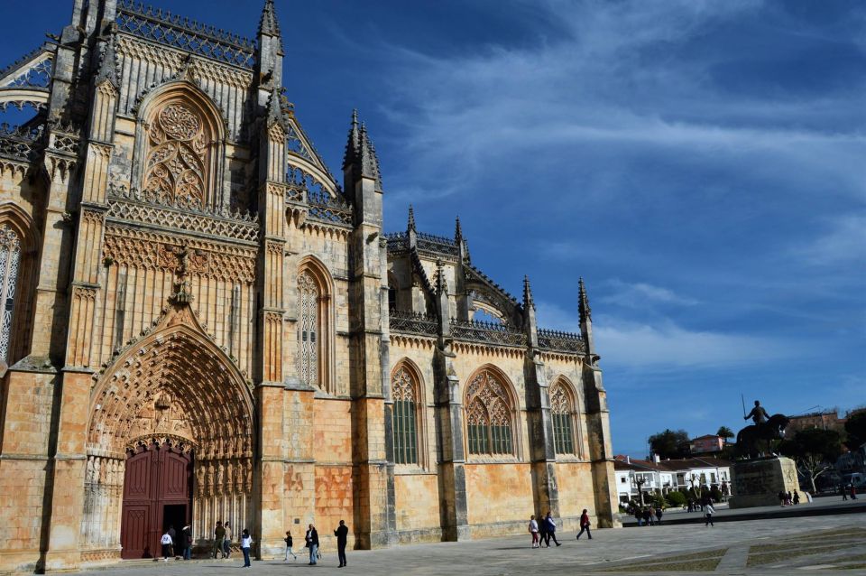 From Caldas Da Rainha: Alcobaça and Batalha Monasteries Tour - Key Points