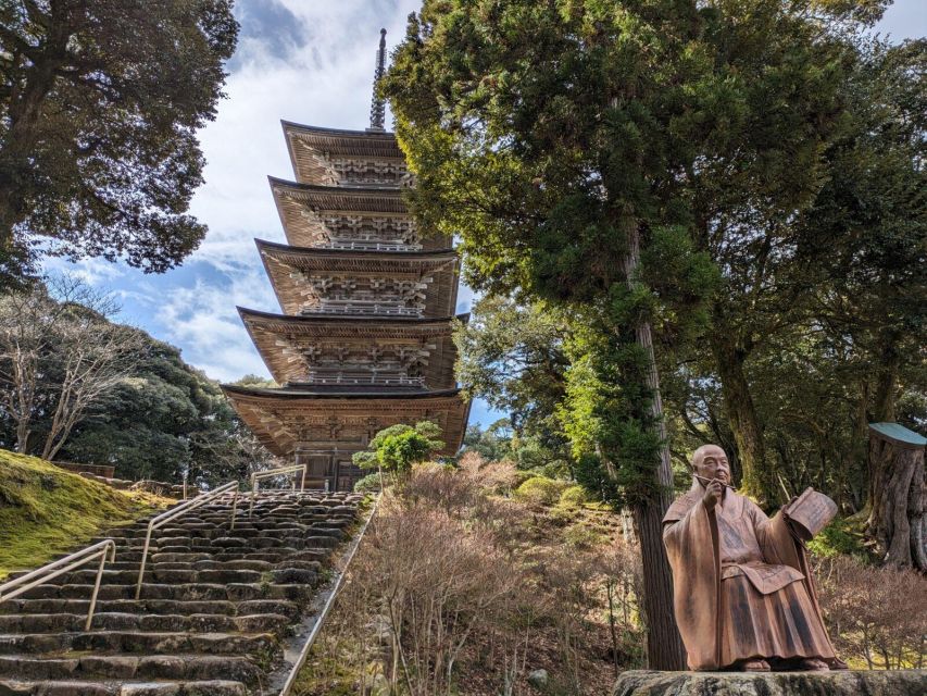 From Kanazawa: Beaches, 400-Year Old Temples & Aliens - Key Points