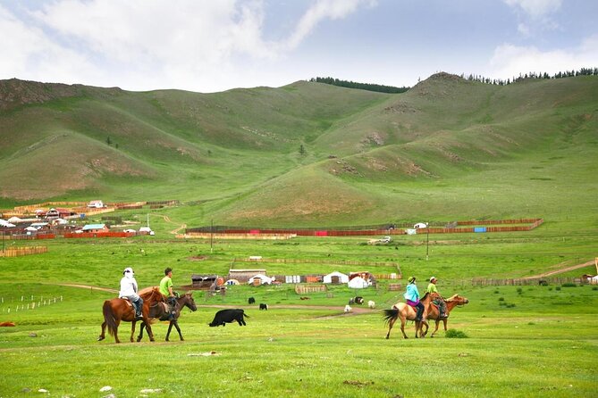 Genghis Khan Statue One Day Tour +Bonus Terelj National Park And Aryabal Temple - Key Points