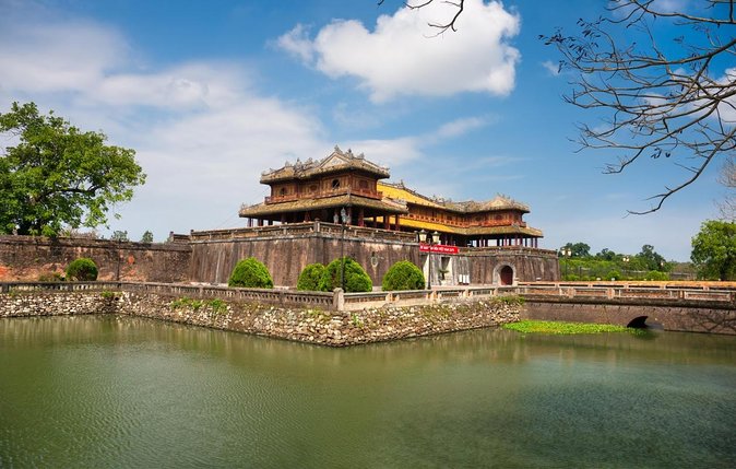 Hoi An - Hue Transfer by Private Car via Hai Van Pass and More - Key Points