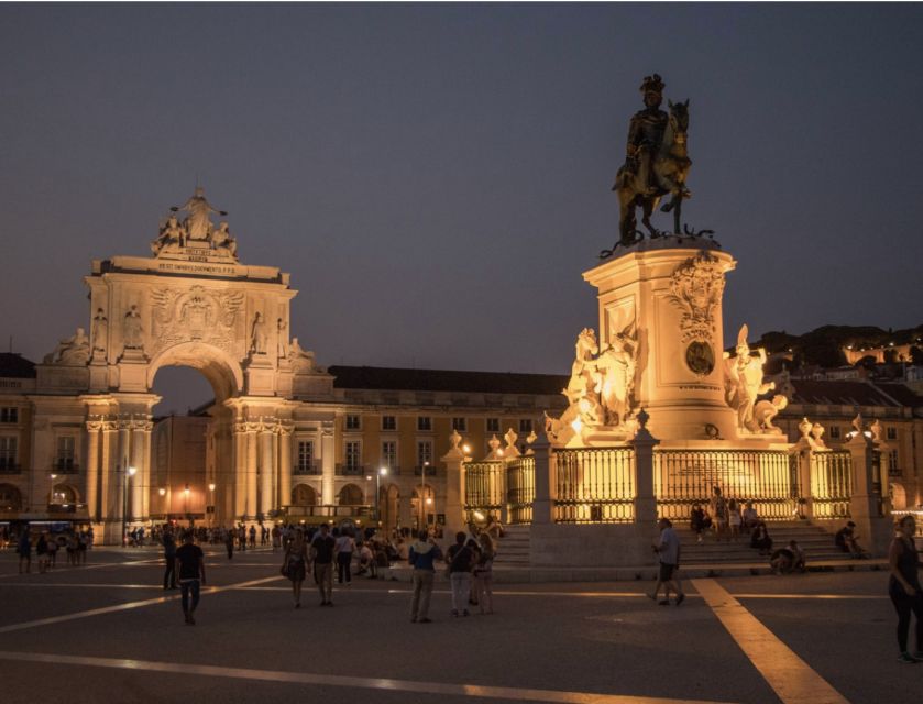 Lisbon by Night Private Tour - Key Points