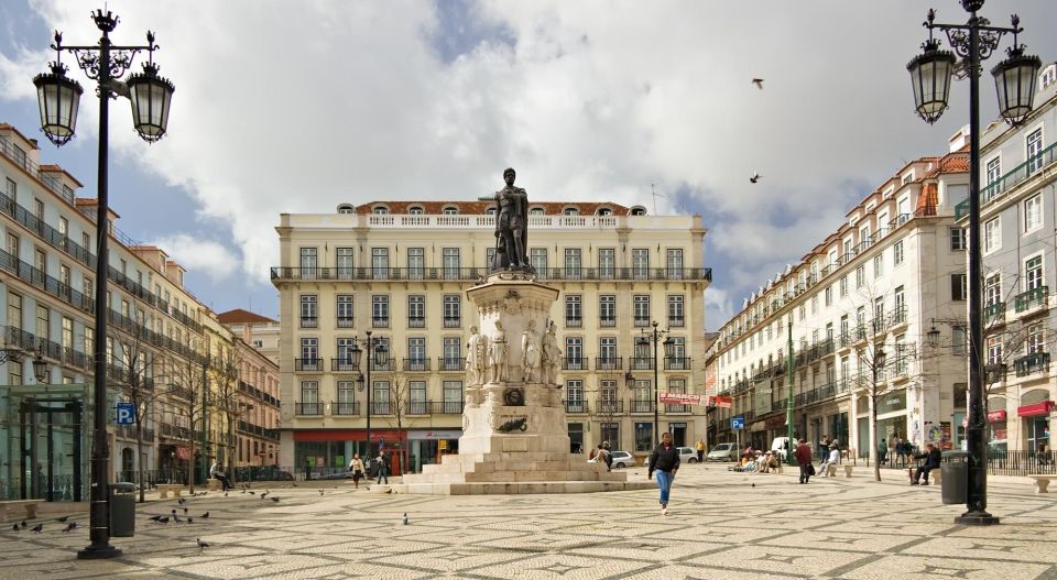 Lisbon: Chiado, Bairro Alto, and Principe Real Tuk Tuk Tour - Key Points