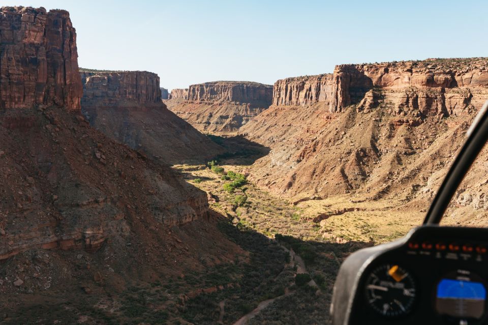 Moab: Corona Arch Canyon Run Helicopter Tour - Key Points