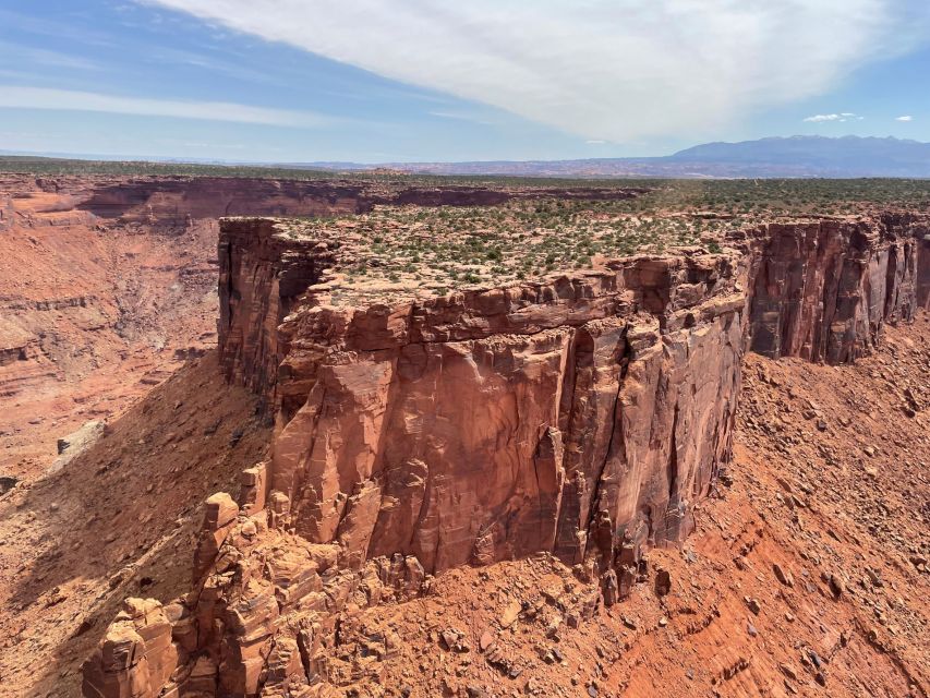 Moab: Island in the Sky of Canyonlands Helicopter Tour