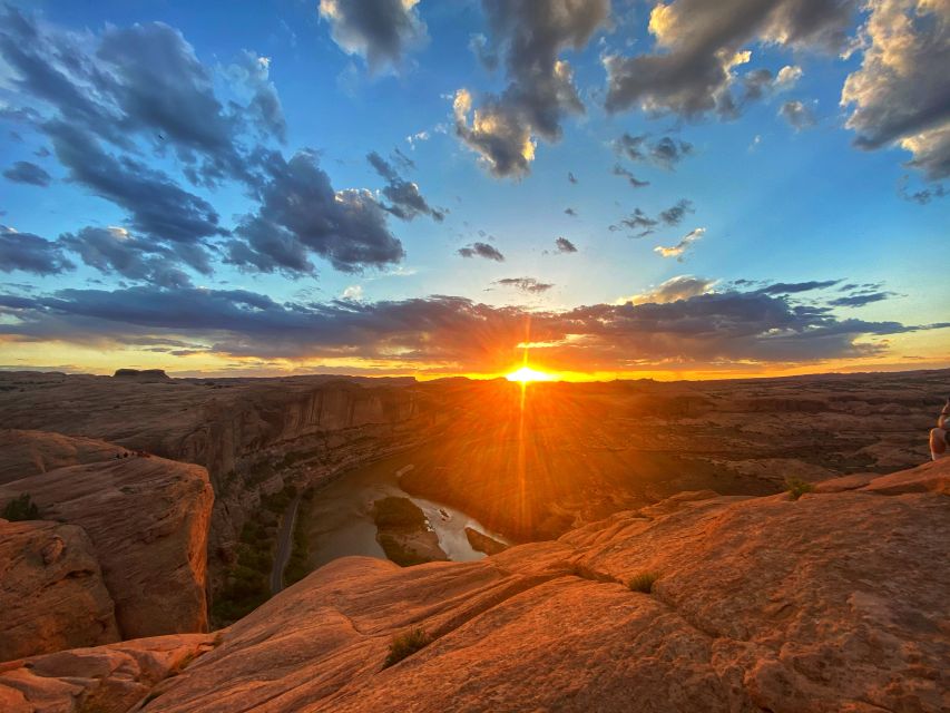 Moab: Off-Road Hells Revenge Trail Private Jeep Tour - Key Points