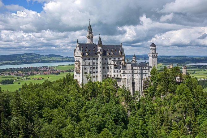 Neuschwanstein Castle Tour With Skip the Line From Hohenschwangau - Key Points