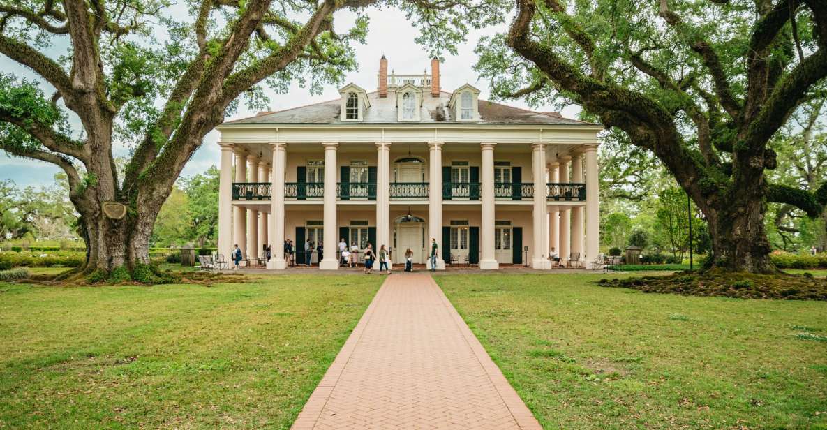 New Orleans: Oak Alley Plantation and Swamp Cruise Day Trip - Key Points