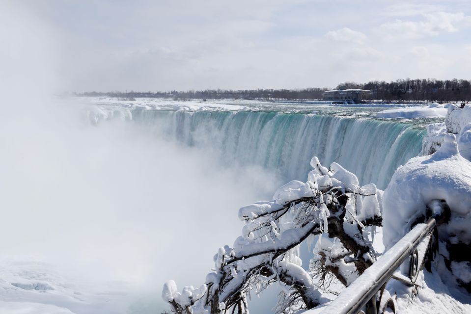 Niagara Falls: Winter Wonderland Multinational Excursion - Key Points