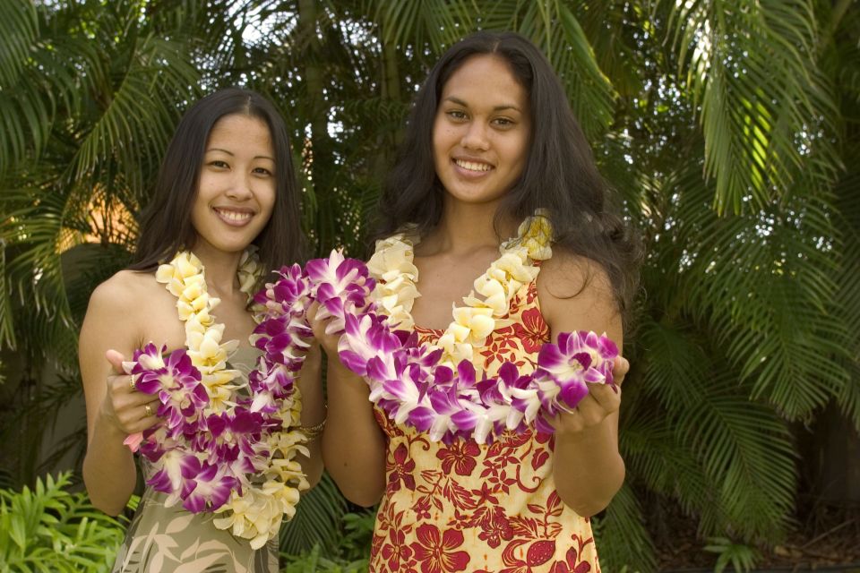 Oahu: Honolulu Airport (HNL) Honeymoon Lei Greeting - Key Points