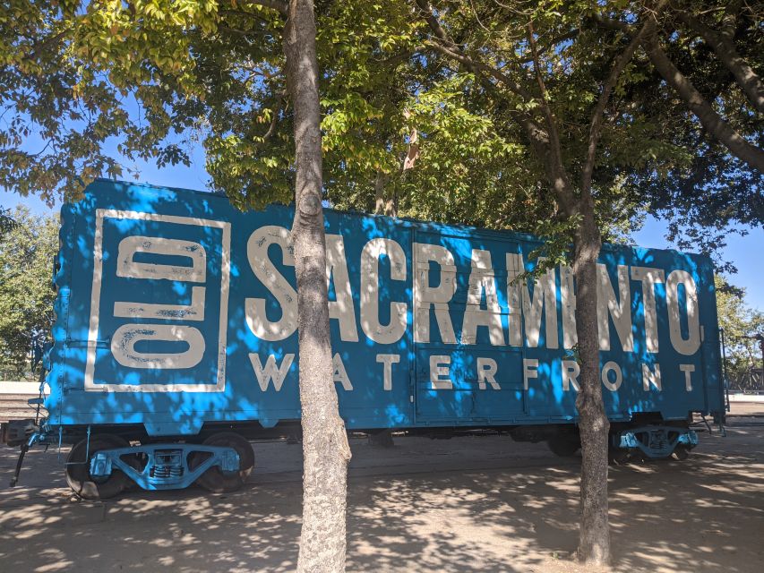 Old Sacramento Self-Guided Scavenger Hunt Walking Tour - Key Points