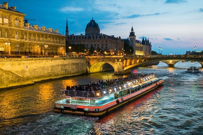 Paris Seine River Dinner Cruise With Live Music by Bateaux Mouches - Key Points