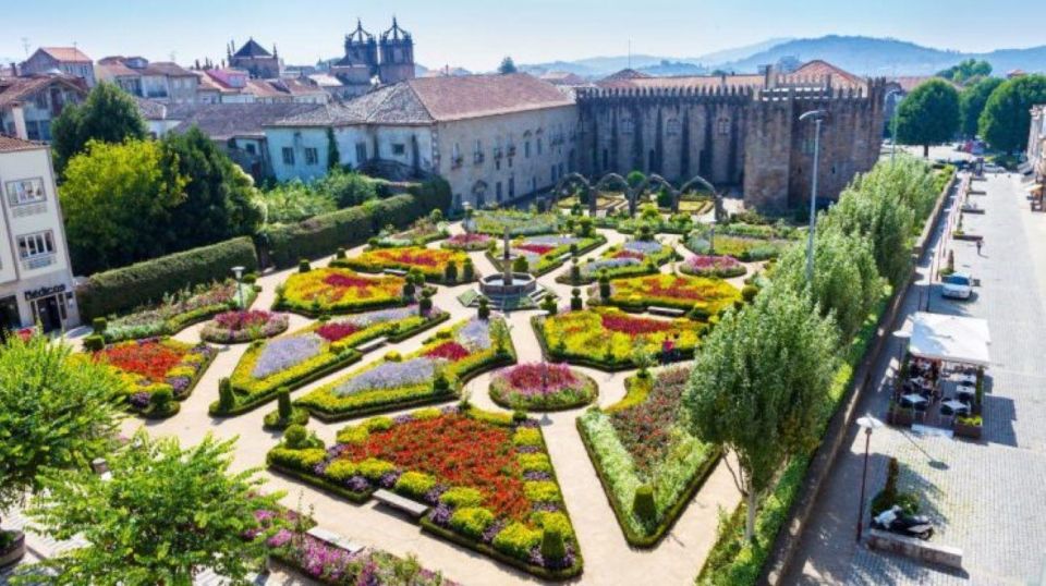 Porto: Braga & Guimarães Private Tour - Key Points