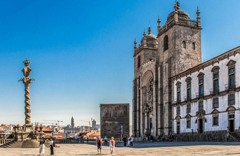 Porto: Guided City Tour by Tuk-Tuk and Douro River Cruise - Key Points