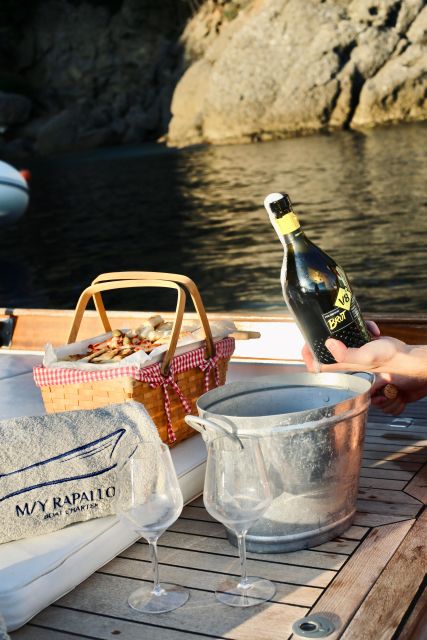 Portofino Sunset Cruise With Aperitif - Key Points