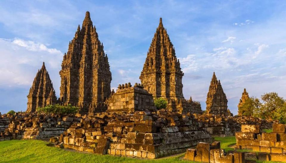 Prambanan Sunset (and Ramayana Ballet Option) Tour - Key Points