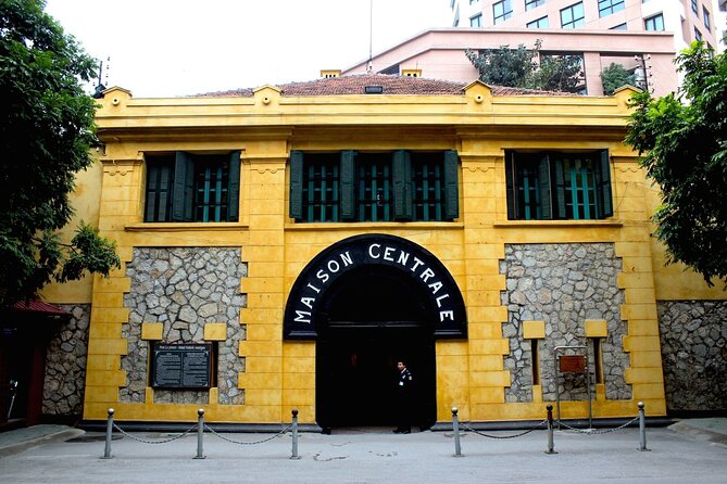 Private Hanoi City Half-Day Tour With Train Street Visiting - Key Points