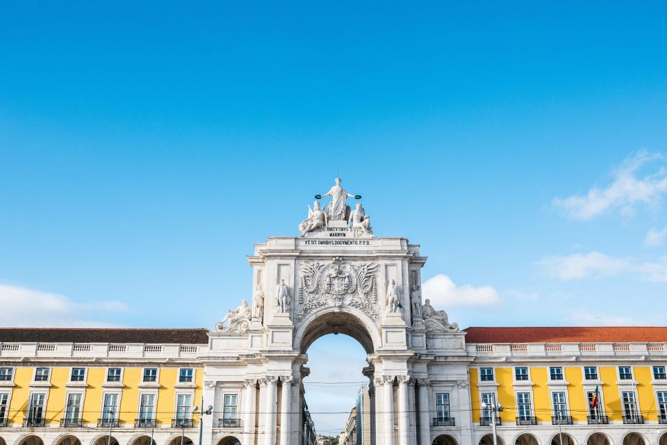 Private Historical Lisbon Center and Viewpoints Tour - Key Points