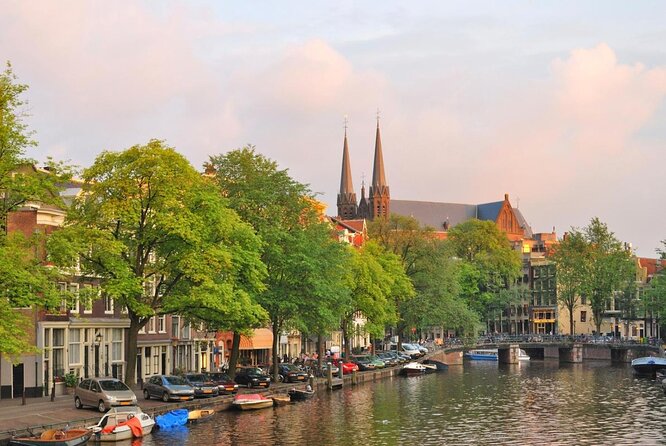 Private Romantic Canal Cruise Amsterdam With Bubbly and Snacks - Key Points