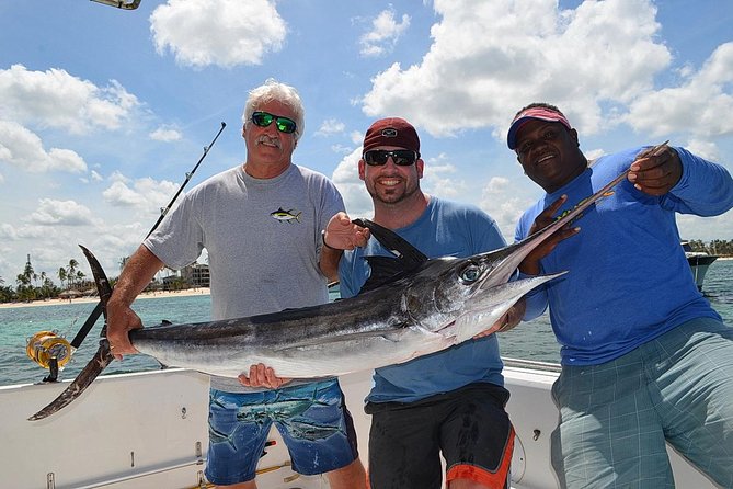 Punta Cana Private Fishing Charter on 39 Foot Boat With Bevarages